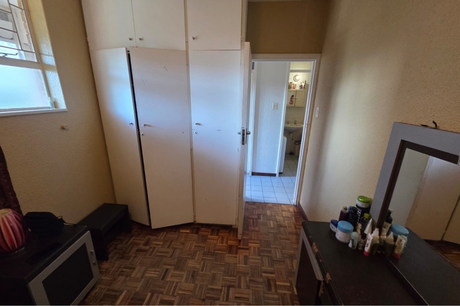 1 Bedroom Property for Sale in Loevenstein Western Cape